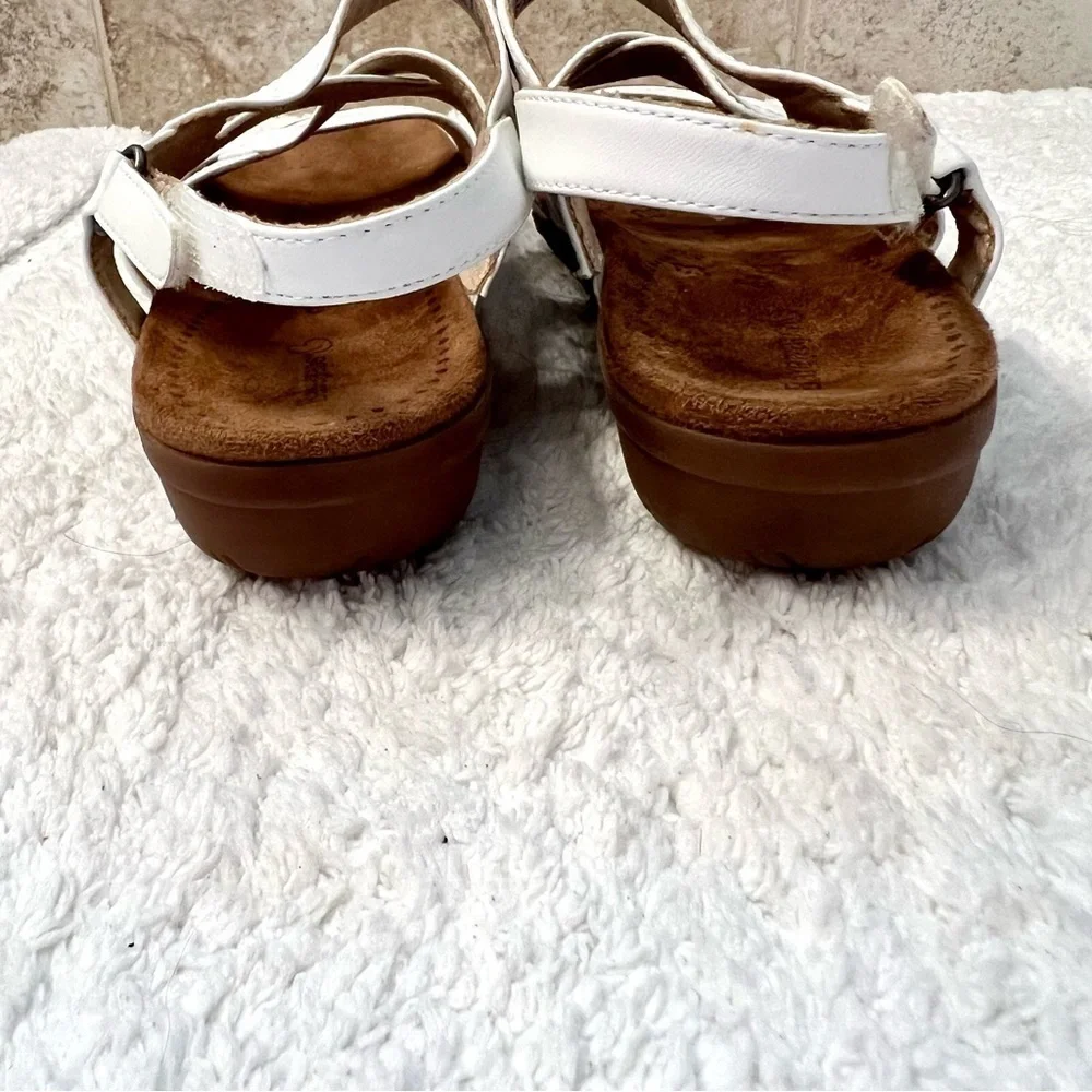 BareTraps Women's Jacey Fisherman Sandal white leather boho grandma comfort 9M